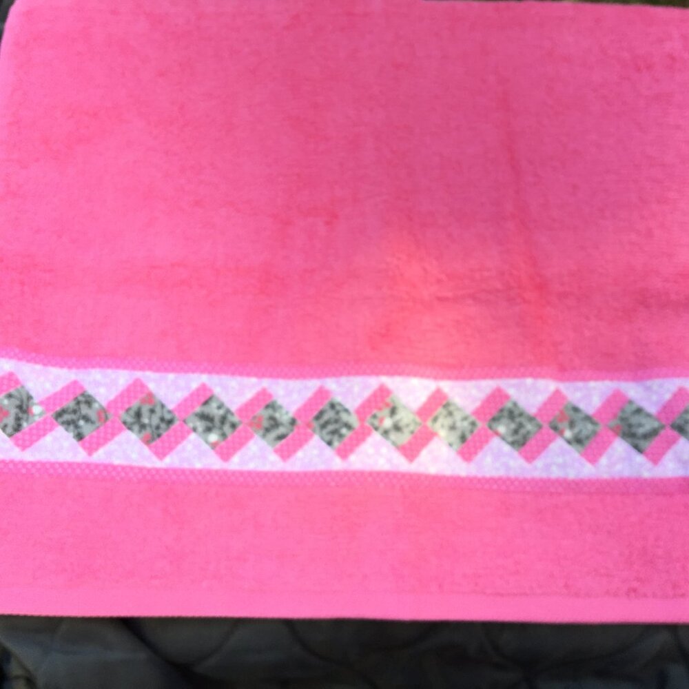 Hand Towel with Machine Quilted Design - Picture 13 of 16